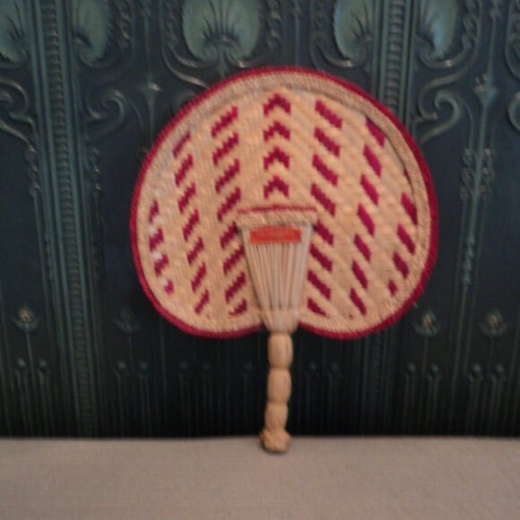 vintage wicker fan wall decor - Picture 2 of 2